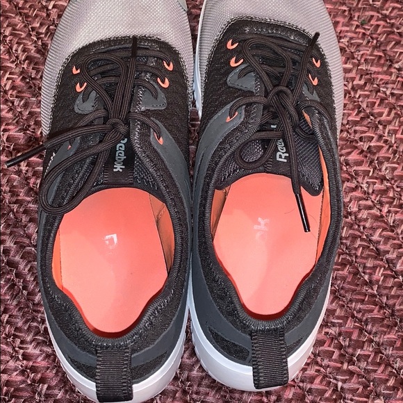 Reebok tennis shoes 👟 - Picture 5 of 6